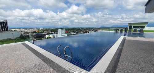 Kolam renang, Kozi Square New SGH Cozy Home 8A in Kuching