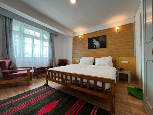 Deluxe Double Room image 10
