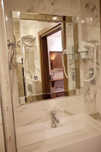 Pera Line Residence Hotel - image 13