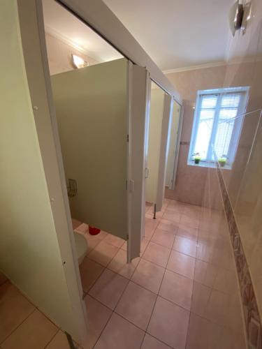 Vannas istaba, Boguslavl' in Zhukovtsy