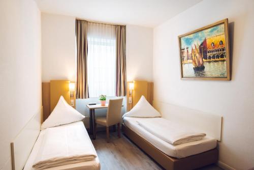 Hotel Domblick Garni - image 13