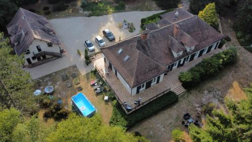 المنظر الخارجي, LES GENEBRUYERES - L'HISTOIRE D'UN REVE in أبينيي-سور-نير