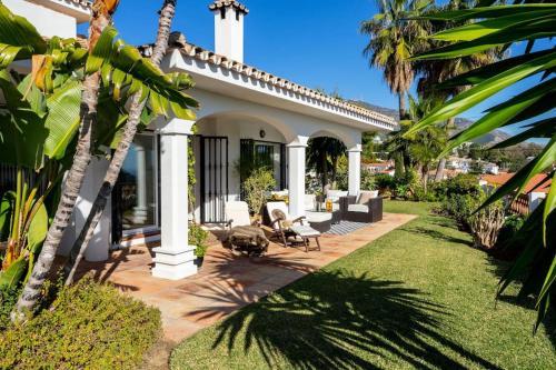 Urb Villa with pool by Costarentals- Ref 139 - image 4
