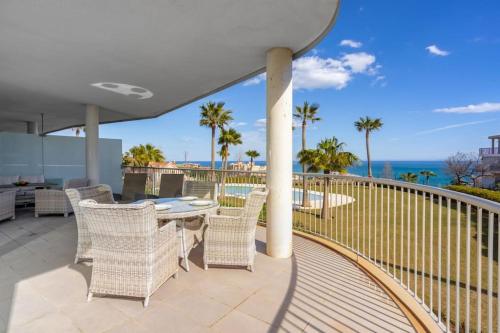 Sunny terrace with Jacuzzi by Costarentals- Ref 26 in Torremuelle
