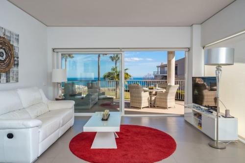 Sunny terrace with Jacuzzi by Costarentals- Ref 26 in Torremuelle