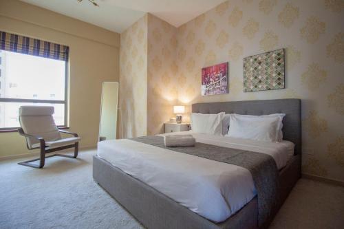 La Buena Vida Holiday Homes - Beach front very spacious, luxe and modern 3 bedroom with full kitchen in JBR , 3 min to the JBR beach Dubai Marina and Tram Station, Dubai (photo 8)