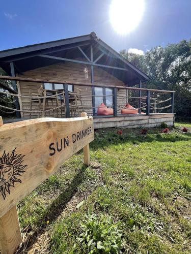 Zen Jungle Retreat - Log Cabin Stays, Transformational Retreats & Holistic Wellness near Bude - A 40 Acre Retreat with 5 Lakes, Woodland, Firepits, Bistro & Bars