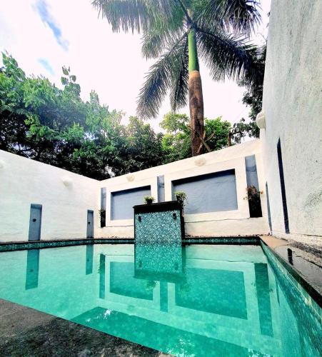 Bonsai Villa: Getaway, swim and relax