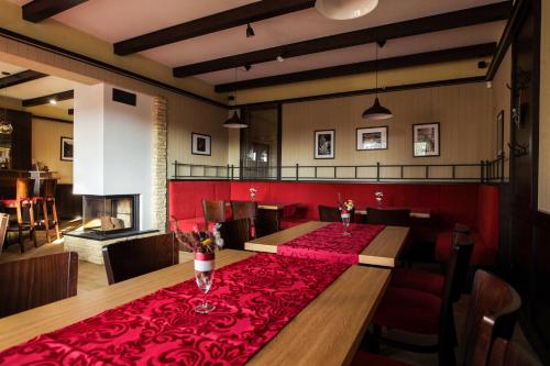 Bar/lounge, Penzion Tri pumpy in Tri Studne