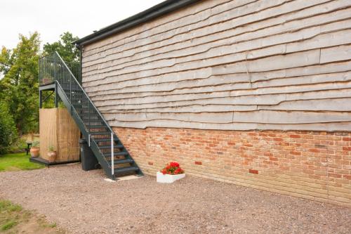 Luxury three bedroom property with hot tub in West Wellow