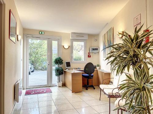 Valhotel - Hotel-residence Chateaufort - Yvelines