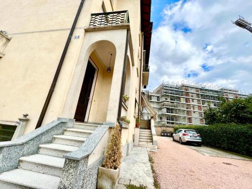 Kibilu - Via Colonna Con Parcheggio Vicinanze Ospedale Di Circolo - Varèse