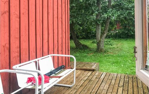 Masažna kad, Cozy Home In Gärsnäs With Wifi (Cozy Home In Garsnas With Wifi) in Skraddarod