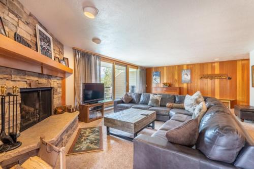 Pines by Summit County Mountain Retreats