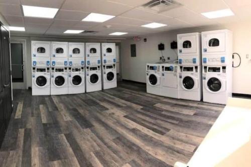 Sleepover Downtown Cincinnati 1BD 1BA Apartments Room Type - One-Bedroom Apartment