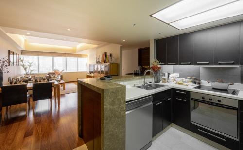 Shanghai Centre Serviced Apartment Shanghai Centre Serviced Apartment