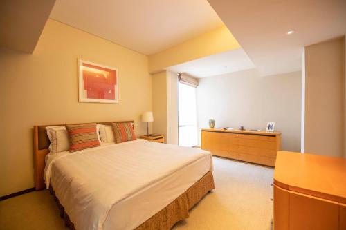 Shanghai Centre Serviced Apartment Shanghai Centre Serviced Apartment