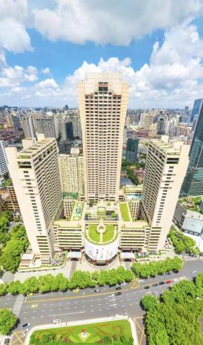 . Shanghai Centre Serviced Apartment