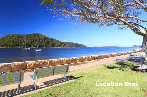 Large Cottage Near Ettalong Centre