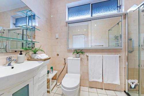 KozyGuru | Rockdale | Spacious 2 Bedrooms House - image 14