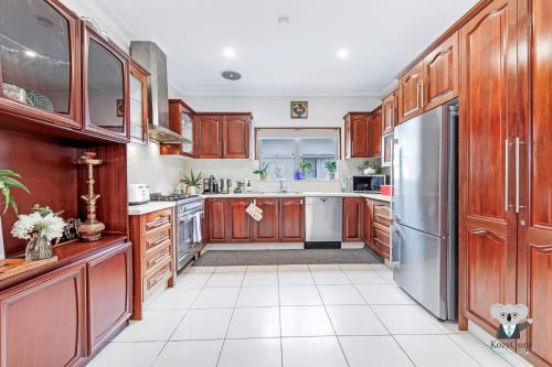 KozyGuru | Rockdale | Spacious 2 Bedrooms House - image 13