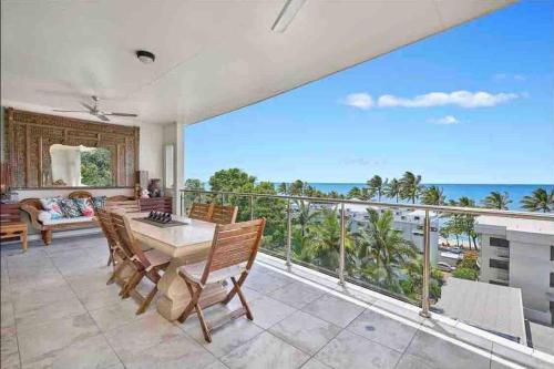 Stunning 2 to 3 Bdm Penthouse Gorgeous Ocean Views