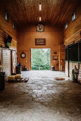 Treetop Hideaway at Barr5 Ranch in Dunlap, USA