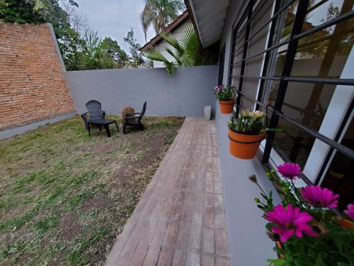 Dārzs, Casa Azcuénaga - Parque - Zona comercial - Aerop 15 min (Casa Azcuenaga - Parque - Zona comercial - Aerop 15 min) in Monte Grande (Buenos Aires)
