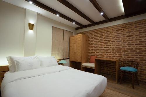 King Room with Balcony
