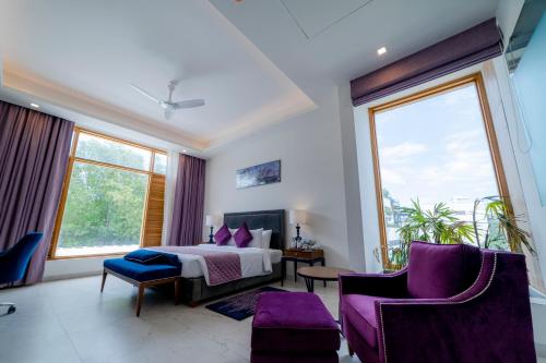room detail thumbnail 1