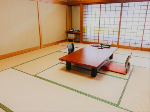 Large Japanese-Style Room with Private Hot Spring Bath - 2nd Floor (No,203)