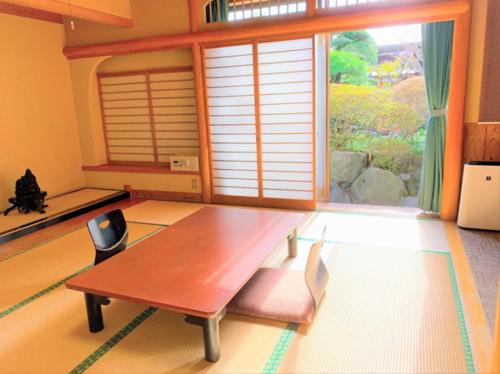 room detail thumbnail 0