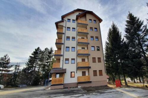 One-Bedroom Apartment image 1