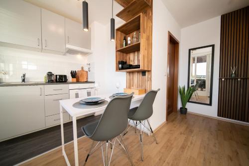 Studio WHITE - Central - Balcony - Fair - Kitchen, Neuss (zdjęcie 8)