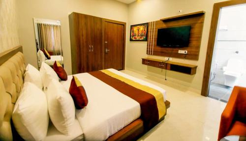 Hotel Amar Vilas & Resort