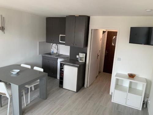 Appartement 4 personnes vue mer, coeur de ville - Location saisonnière - Le Grau-du-Roi