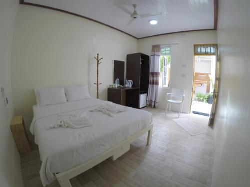 Deluxe Double Room image 10