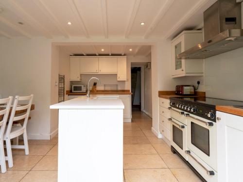 设施服务, Delightful 4 bedroom Cotswold character cottage - Pass the Keys in 切尔滕纳姆