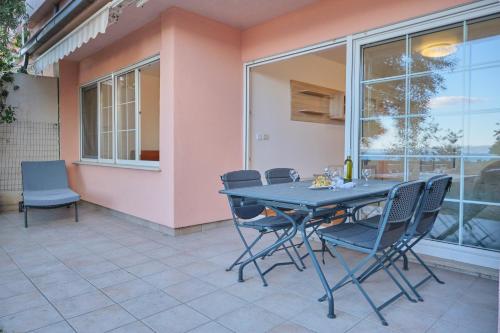 Holiday Seaview Apartment by Litto