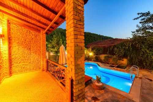 Villa Sarnıç-Fethiye Kayaköyde Havuzu Korunaklı - image 11