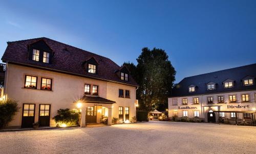 Landhaus Diedert - Accommodation - Wiesbaden