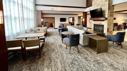 Staybridge Suites Milwaukee West-Oconomowoc, an IHG Hotel