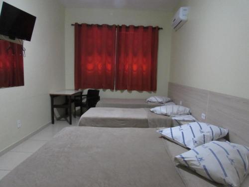 Economy Quadruple Room image 2