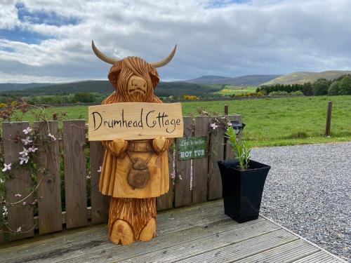 Drumhead Cottage Finzean, Banchory Aberdeenshire Self Catering with Hot Tub