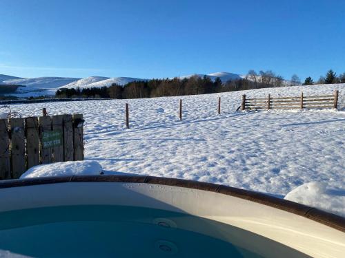 Drumhead Cottage Finzean, Banchory Aberdeenshire Self Catering with Hot Tub