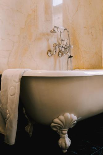 397155299 Maison Matilda - Luxury Rooms & Breakfast