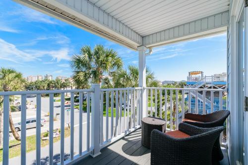 Near Mayo Clinic 2 Blocks From Ocean 4 Bedroom Pet Friendly Home in Jacksonville Beach, USA