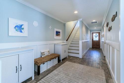 Near Mayo Clinic 2 Blocks From Ocean 4 Bedroom Pet Friendly Home in Jacksonville Beach, USA