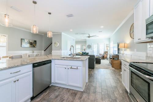 Near Mayo Clinic 2 Blocks From Ocean 4 Bedroom Pet Friendly Home in Jacksonville Beach, USA