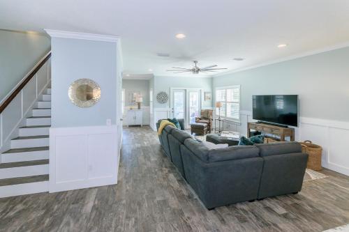 Near Mayo Clinic 2 Blocks From Ocean 4 Bedroom Pet Friendly Home in Jacksonville Beach, USA